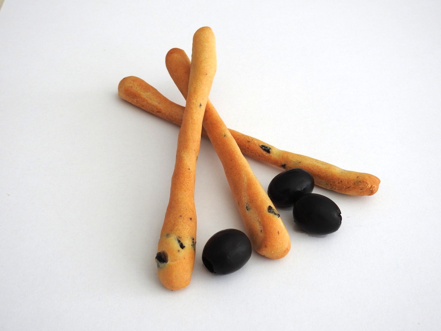 Grissini aux olives noires